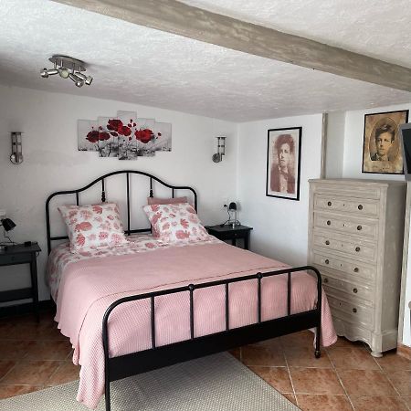 Bed and Breakfast Relais Des Tourterelles La Neuville-aux-Joutes Exteriér fotografie