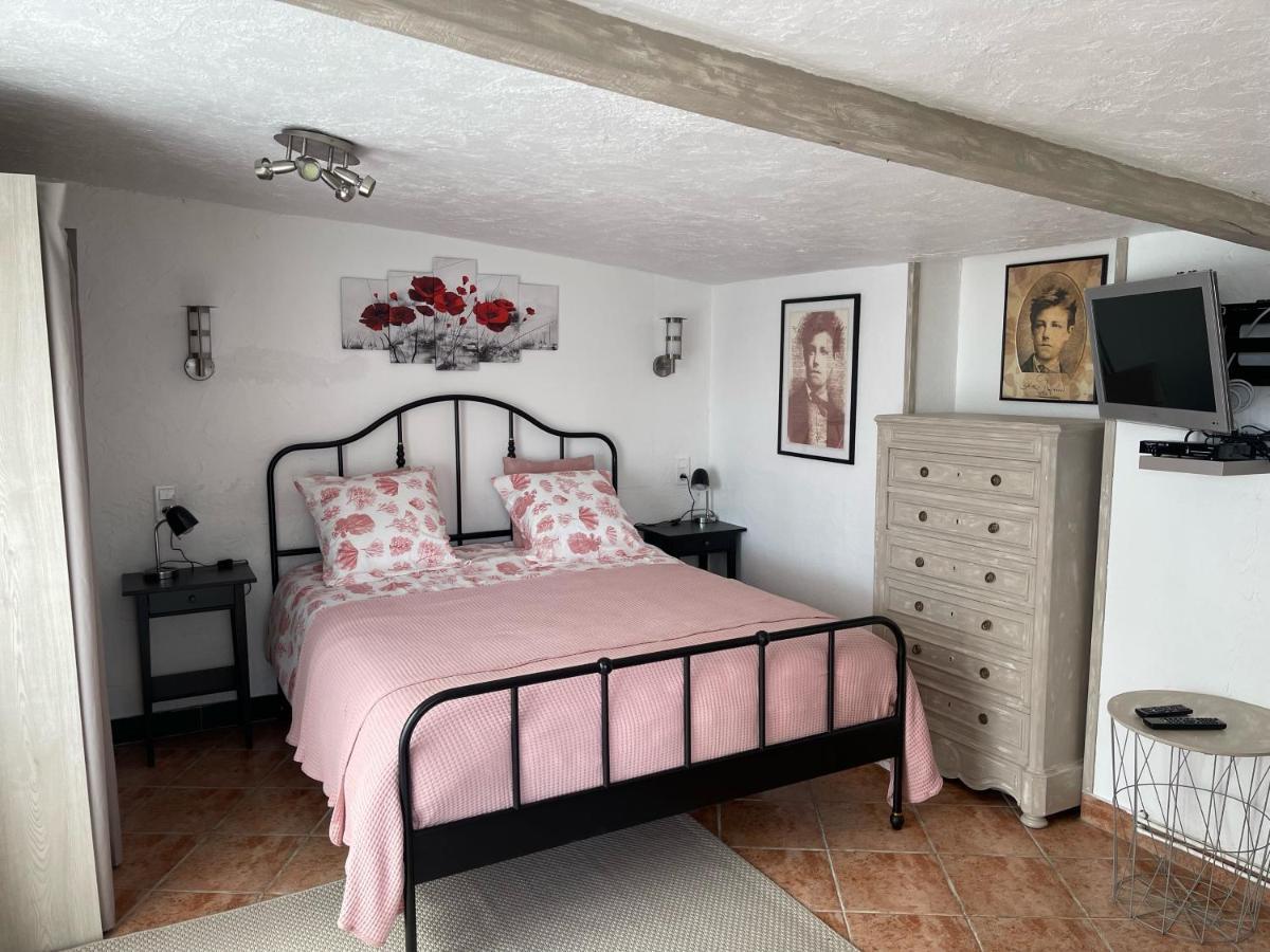 Bed and Breakfast Relais Des Tourterelles La Neuville-aux-Joutes Exteriér fotografie